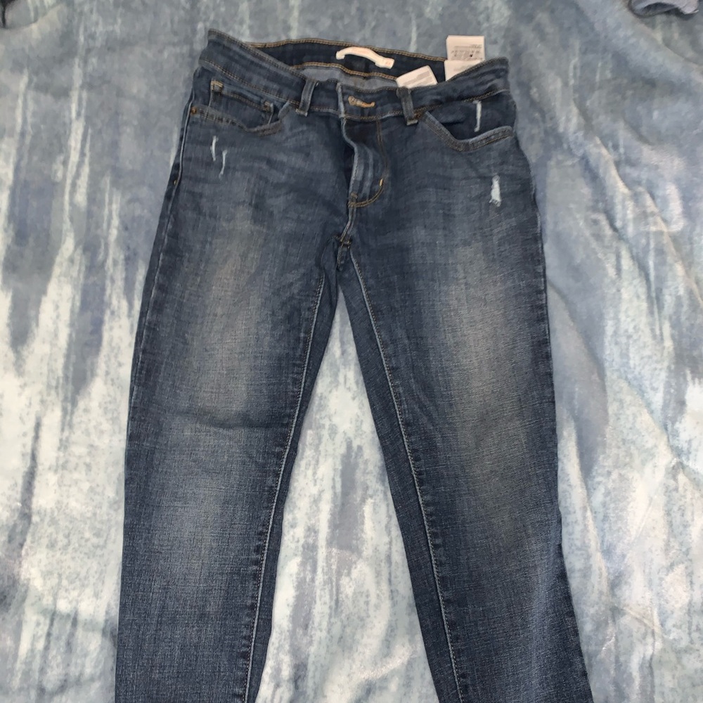 Levis Jeans 711 size 4 midrise